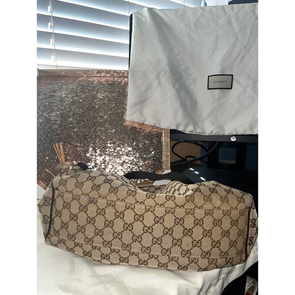 Gucci GG Canvas Shoulder Bag - Picture 3 of 13